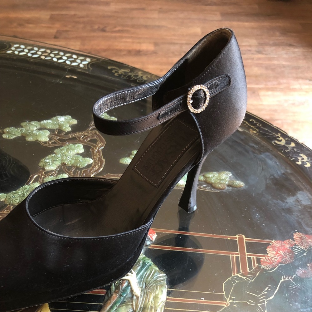 Authentic Gianni Versace Classic Heels - Picture 2 of 6